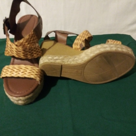 Montero Bay Tan wedge sandal - Picture 5 of 5
